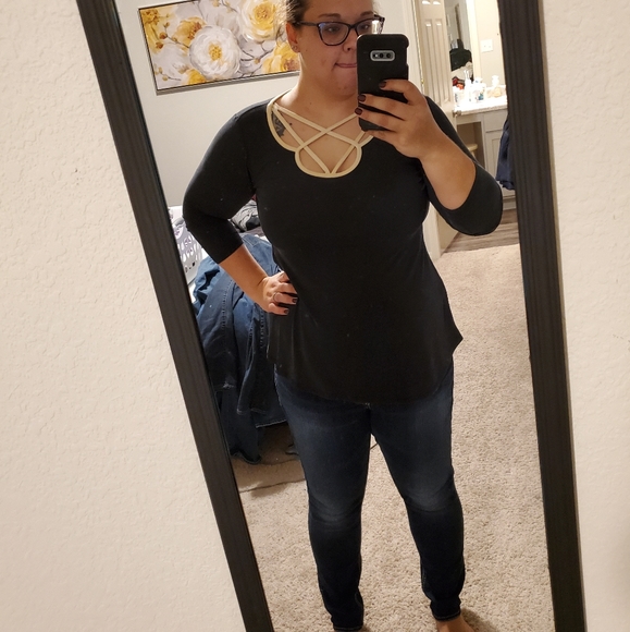 Black or Navy and cream top with criss cross M - Picture 1 of 2